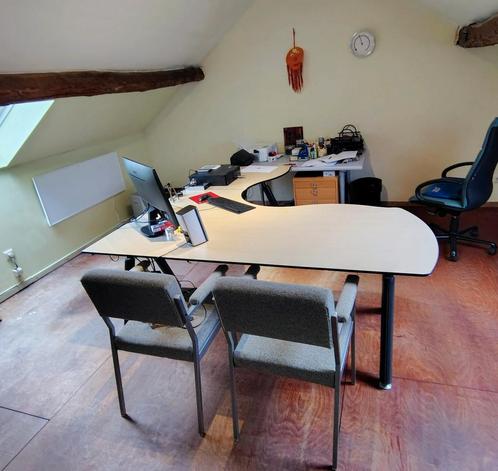 L-vormig bureau met hardhout blad, Zakelijke goederen, Kantoor en Winkelinrichting | Kantoormeubilair en Inrichting, Bureau, Ophalen