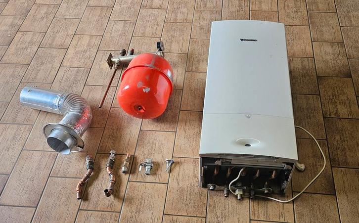 Junkers Boiler, Doe-het-zelf en Bouw, Chauffageketels en Boilers, Zo goed als nieuw, Boiler, Aardgas, Ophalen