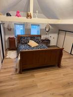 Lit avec 2 tables de nuit en bon état avec 2 sommiers, Enlèvement, Utilisé, Deux personnes, Ancien en merisier massif