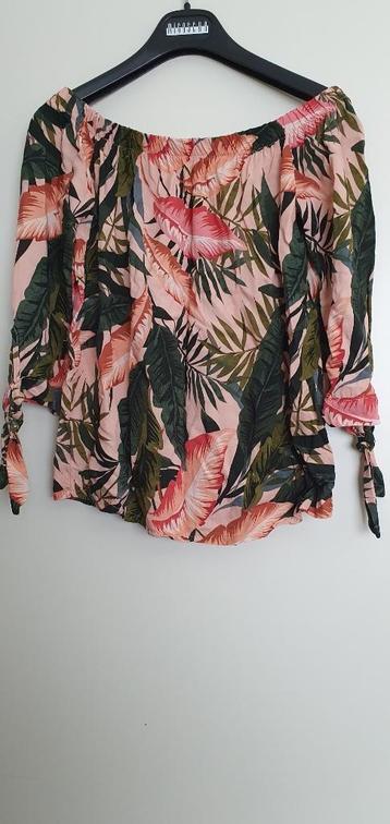 Pakket met 5 leuke kledingstuks voor dames beschikbaar voor biedingen