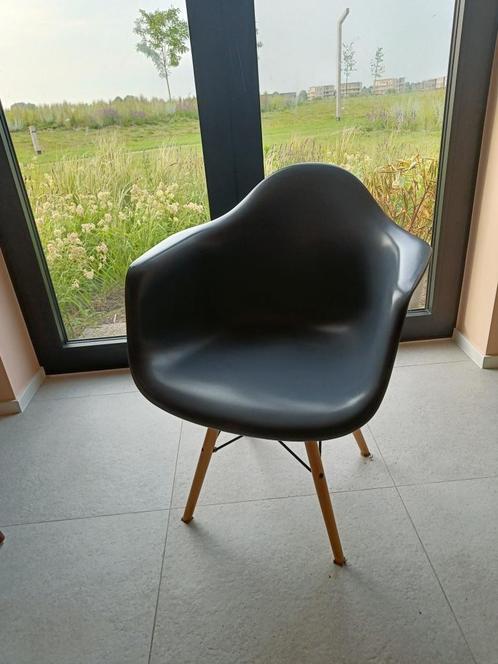 Moderne designstoel – Comfort en stijl in één, Huis en Inrichting, Stoelen, Gebruikt, Vier, Hout, Kunststof, Metaal, Zwart, Ophalen