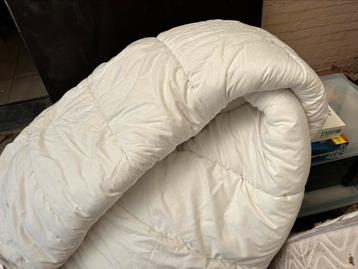 Donsdeken beschikbaar voor biedingen