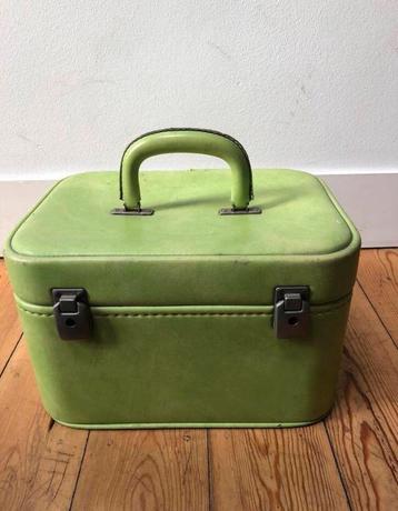 Vintage beautycase beschikbaar voor biedingen