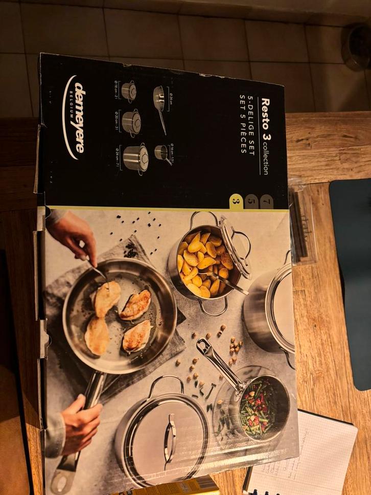 Demeyere resto 3 5-delige pannenset, Huis en Inrichting, Keuken | Potten en Pannen, Nieuw, Pannenset, Overige materialen, Ophalen