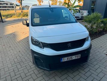 Peugeot partner in zeer goede staat 05/2020 btw wagen disponible aux enchères