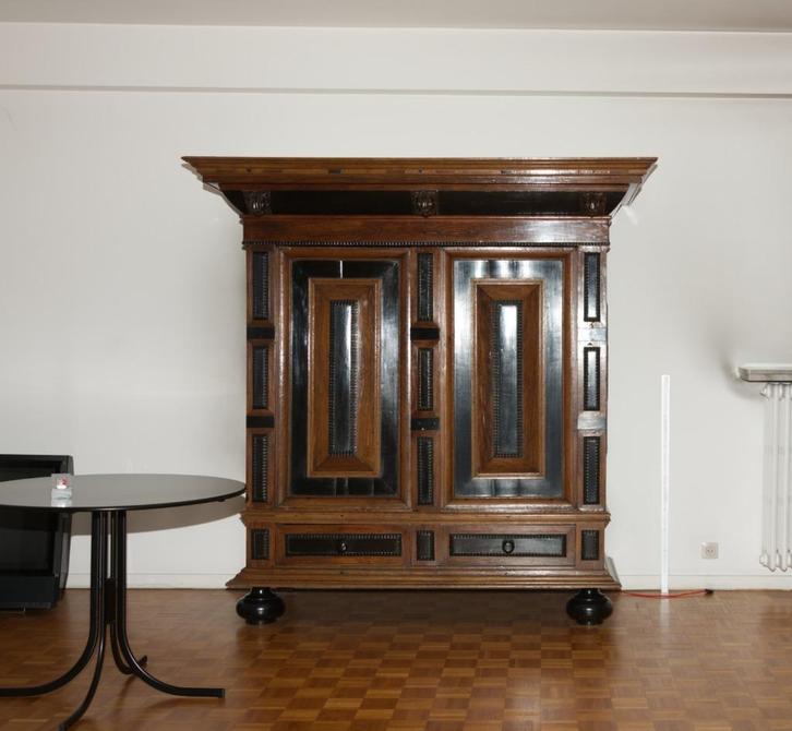 Autentieke kussenkast 17e Eeuw, geschat 12000 antiquair '90, Antiek en Kunst, Antiek | Meubels | Kasten, Ophalen