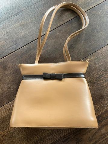 Dames handtasje Retro model beschikbaar voor biedingen