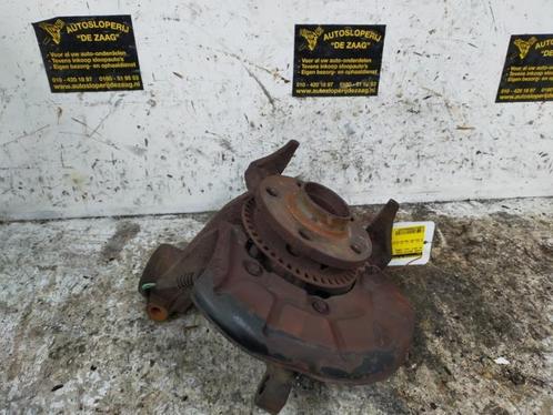 Fusee rechts-voor van een Volkswagen Golf, Auto-onderdelen, Ophanging en Onderstel, Volkswagen, Gebruikt, 3 maanden garantie, Ophalen of Verzenden