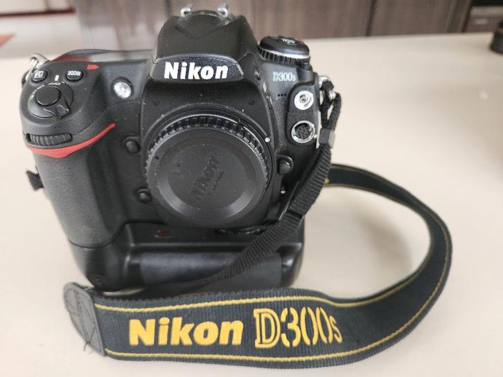 Nikon D300s met Battery Grip, TV, Hi-fi & Vidéo, Appareils photo numériques, Nikon, Enlèvement ou Envoi