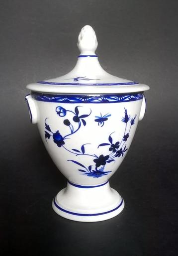 Sucrier en porcelaine de Tournai beschikbaar voor biedingen