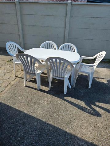 Tuinset Inclusief 1 tuintafel + 6 tuinstoelen voor 80 euro beschikbaar voor biedingen
