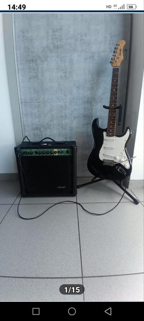electrische gitaar en versterker merk Stagg 40 Watt rev, Muziek en Instrumenten, Snaarinstrumenten | Gitaren | Elektrisch, Gebruikt