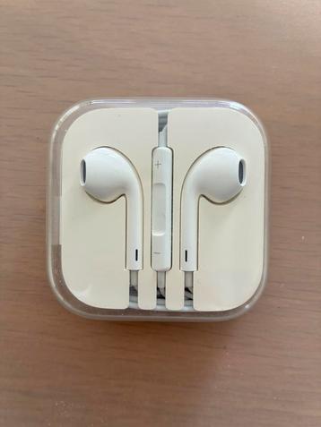Apple Oortjes met Apple Lightning-aansluiting beschikbaar voor biedingen