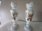 2 vases anciens en opaline, Antiquités & Art, Antiquités | Vases, Enlèvement ou Envoi