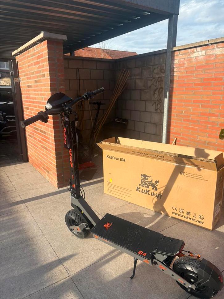 Kukirin g4 (2025), Fietsen en Brommers, Steps, Zo goed als nieuw, Elektrische step (E-scooter), Ophalen