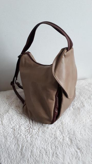 Handtas~backpack in leer, handtas rood in leer met draagriem beschikbaar voor biedingen