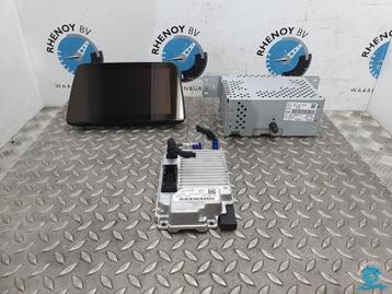 FORD FOCUS TITANIUM 1.0 EcoBoost Automaat [SAT_NAV_UNIT] 202 beschikbaar voor biedingen