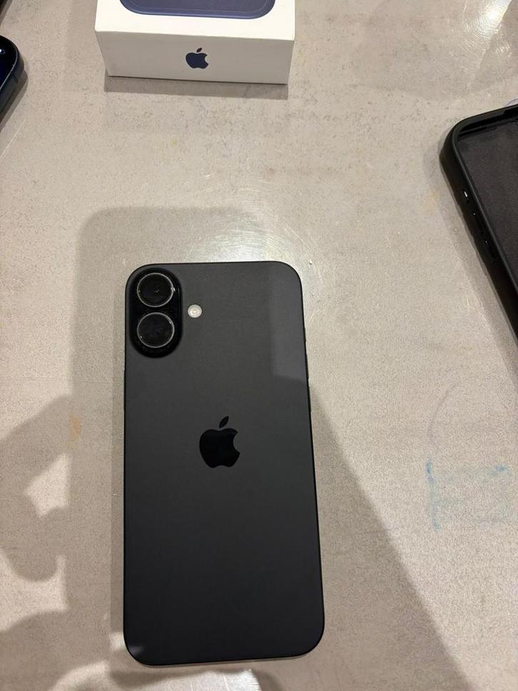 Iphone 16 plus 4 maanden oud, Telecommunicatie, Mobiele telefoons | Apple iPhone, Zo goed als nieuw, 128 GB, iPhone 16, Zwart