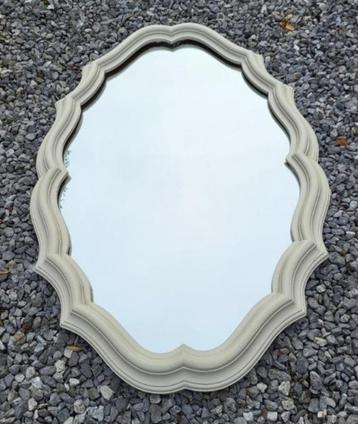 Brocante spiegel 65 cm. beschikbaar voor biedingen