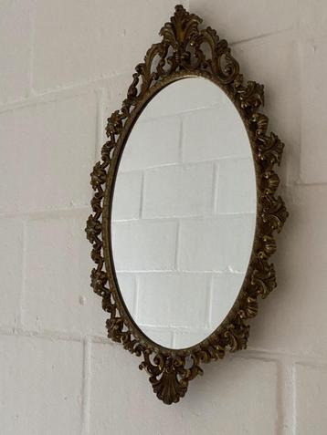 Ovalen Spiegel met vergulde metalen omlijsting (43x31cm)