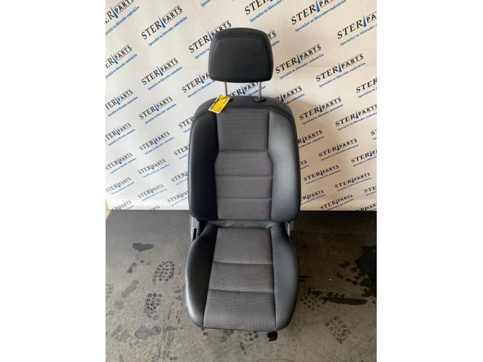 Stoel rechts van een Mercedes C-Klasse, Auto-onderdelen, Interieur en Bekleding, Mercedes-Benz, Gebruikt, 3 maanden garantie, Ophalen of Verzenden
