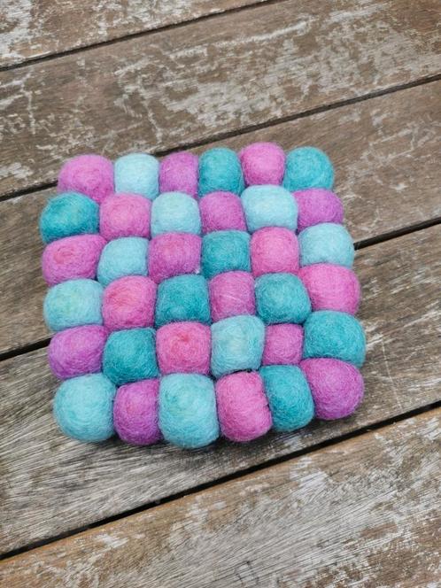 Kleurige onderzetter voor potten en pannen in vilt, Huis en Inrichting, Woonaccessoires | Onderzetters, Zo goed als nieuw, Ophalen of Verzenden