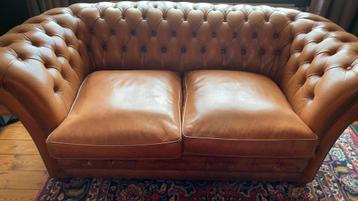 Chesterfield authentiek in dik leder 2 zit beschikbaar voor biedingen