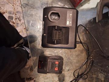 BATTERIE ET CHARGEUR À CLIPSER, Enlèvement ou Envoi, Comme neuf