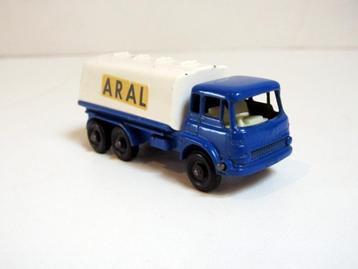 Rare Bedford ARAL Petrol Tanker 25c Lesney Matchbox Regular, Enlèvement ou Envoi, Utilisé, Bus ou Camion