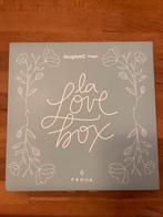 Love Box Fedua kit beauté pour les mains - Desigual, Bijoux, Sacs & Beauté, Utilisé, Autres couleurs, Accessoires, Mains et Ongles