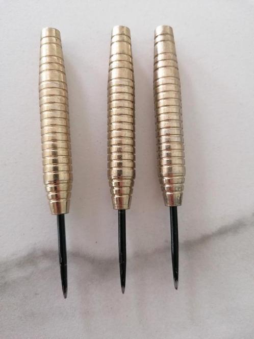 Brass darts sets 24 gram, Sport en Fitness, Darts, Zo goed als nieuw, Flights, Ophalen of Verzenden