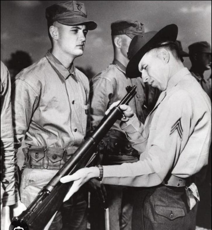 U.S. WO2 Army/USMC
Drill instructor acorn hat band, Verzamelen, Militaria | Tweede Wereldoorlog, Ophalen of Verzenden