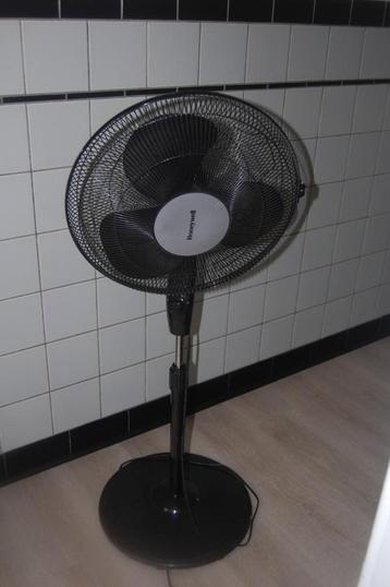 Ventilator Honeywell H216 beschikbaar voor biedingen