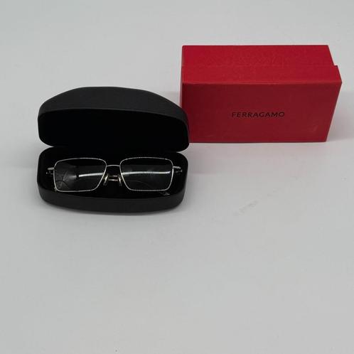 Ferragamo SF309S | Zonnebril Heren | Compleet met cover, Handtassen en Accessoires, Zonnebrillen en Brillen | Heren, Zo goed als nieuw