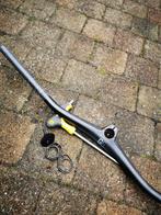 Canyon CP0009 1 1/8" CF Cockpit, Gebruikt, Canyon, Stuur, Mountainbike