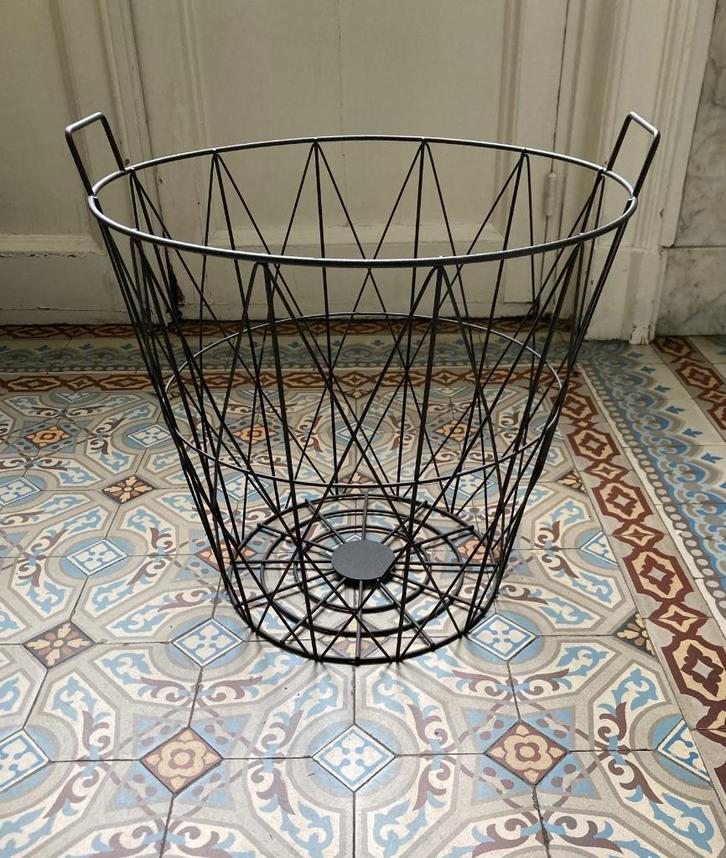 MAND, Huis en Inrichting, Woonaccessoires | Schalen en Manden, Zo goed als nieuw, Mand, Rond, Kunststof, Ophalen