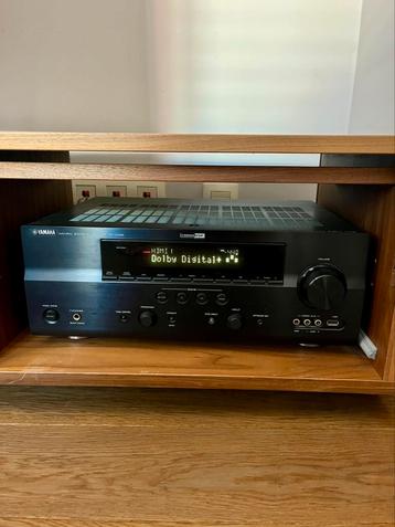 Versterker AV Yamaha + 5 Kef luidsprekers beschikbaar voor biedingen