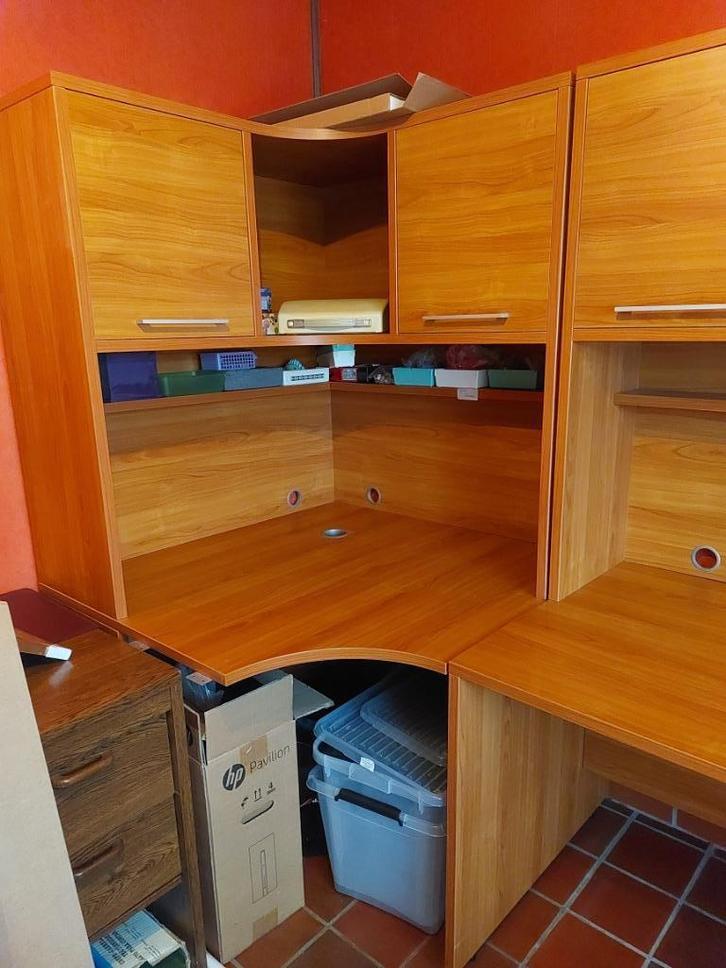 bureau 2 muren, hoekbureau en 2 zijbureaus, dossierkast, rol, Huis en Inrichting, Bureaus, Zo goed als nieuw, Bureau, Ophalen