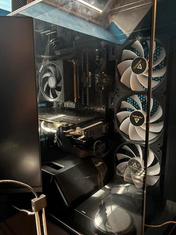 Gaming pc te koop beschikbaar voor biedingen