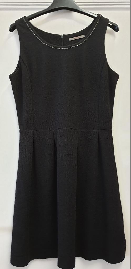 Camaieu zwarte geplooide jurk - Maat 38, Kleding | Dames, Jurken, Zo goed als nieuw, Maat 38/40 (M), Zwart, Knielengte, Ophalen of Verzenden