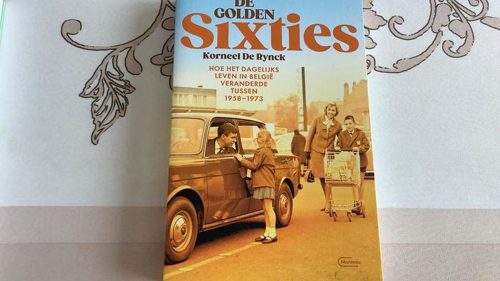 Korneel De Rynck - De golden Sixties, Boeken, Overige Boeken, Zo goed als nieuw, Ophalen of Verzenden