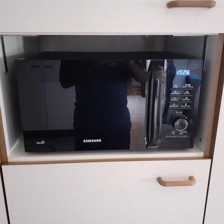 Microgolf vrijstaand, een 2 jaar oud is en weinig gebruikt., Elektronische apparatuur, Ovens, Zo goed als nieuw, Vrijstaand, Ophalen of Verzenden