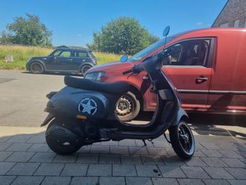 Vespa S50 B klasse disponible aux enchères