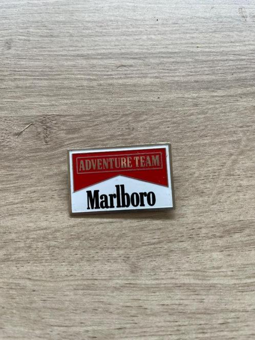 Oude broche Marlboro adventure team, Collections, Marques & Objets publicitaires, Comme neuf, Ustensile, Enlèvement ou Envoi