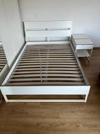 Bed 140x200 + lattenbodem + 2 nachtafeltjes, Ophalen, Gebruikt, Tweepersoons, 140 cm