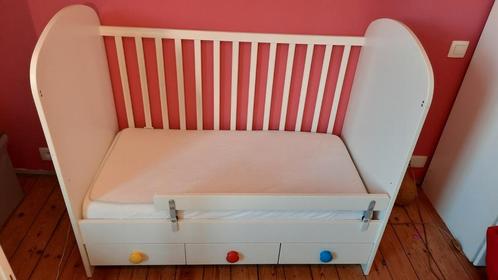Gonat babybed met matras, matrasbeschermer en barrière, Kinderen en Baby's, Kinderkamer | Bedden, Gebruikt, Matras, Ophalen