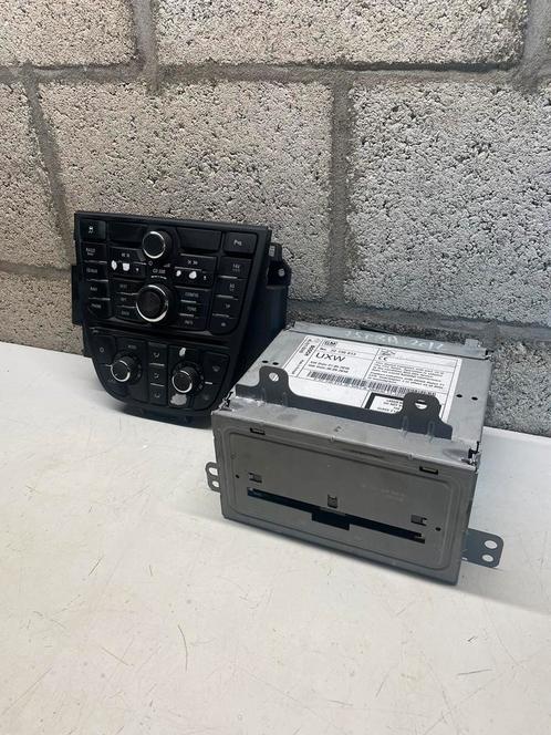 Radio met bedingspaneel Opel Astra J, Auto diversen, Autoradio's, Zo goed als nieuw, Ophalen