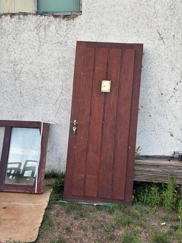Porte extérieure ancienne avec cadre, charnière et serrure, Bricolage & Construction, Enlèvement, Comme neuf, Bois, Porte extérieure