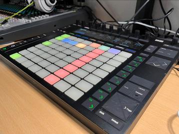 Ableton push 2 midi controller  disponible aux enchères