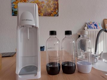 SodaStream-machine + 3 flessen 